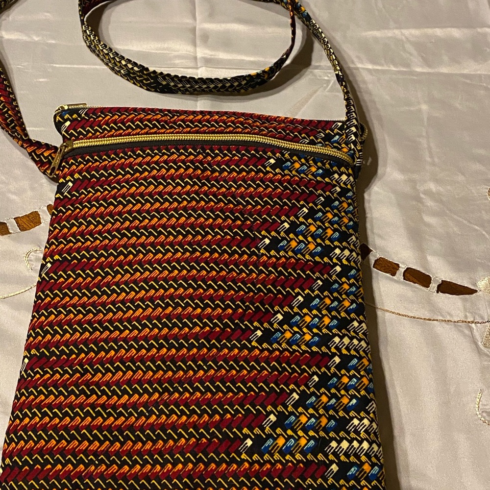 HU Medium Fabric Crossbody VGUC 😊😊